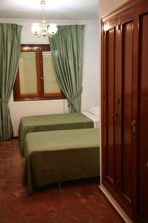 Hostal Santa Barbara Socuéllamos 外观 照片