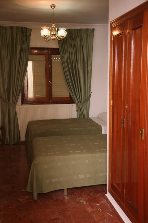 Hostal Santa Barbara Socuéllamos 外观 照片